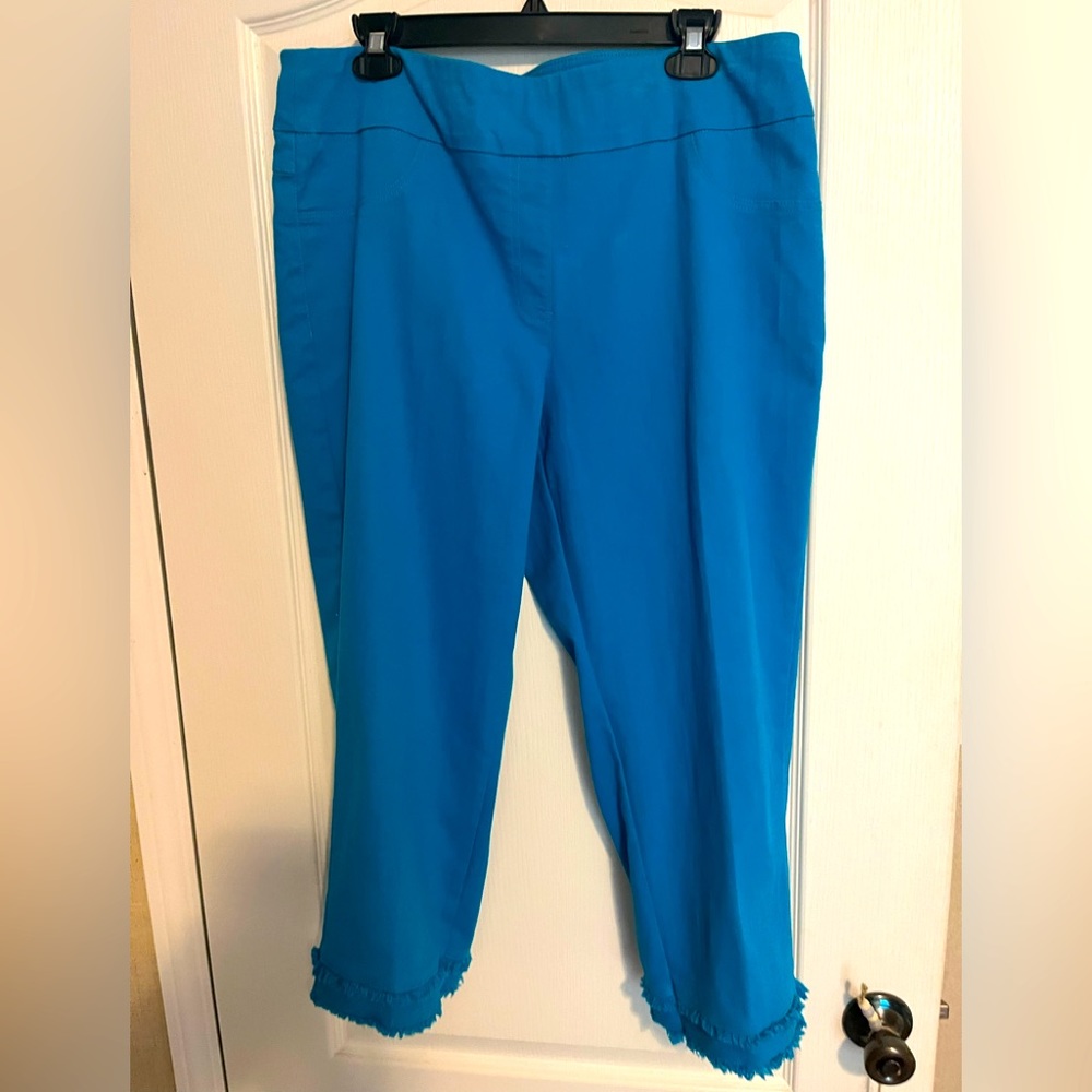 Ladies Size 14 Ruby Road Crop Pants